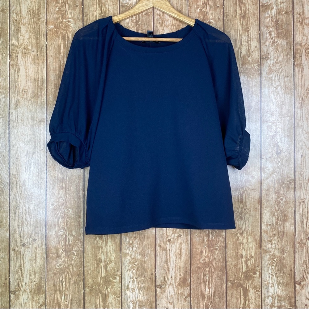Banana Republic periwinkle sleeve blouse Sz M